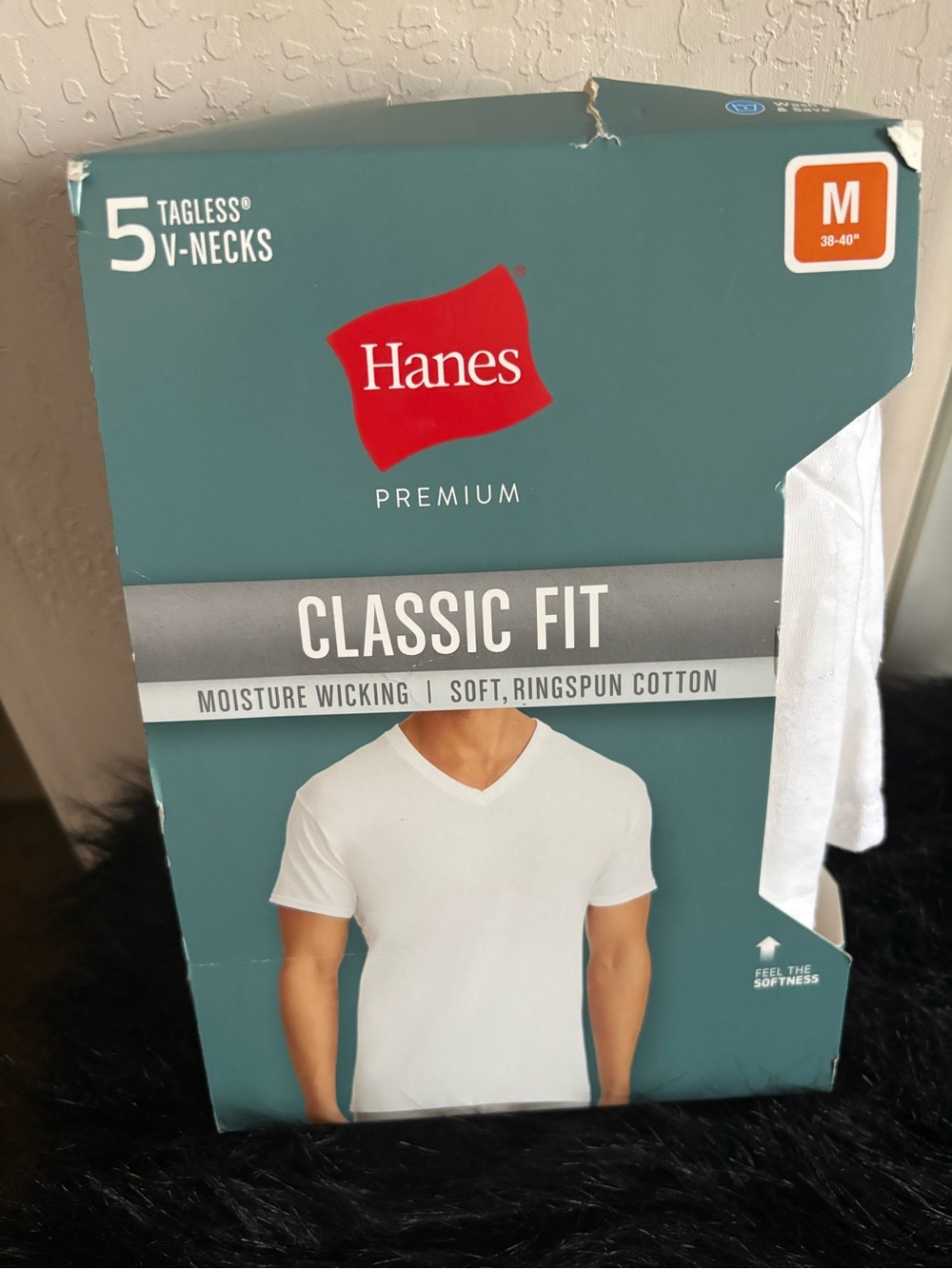NIB Hanes Premium Classic Fit White V-Neck T-Shirt - Men's (Medium)